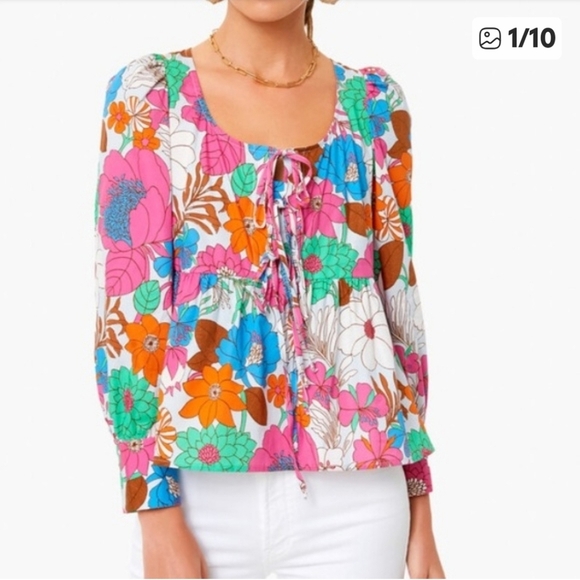 Tuckernuck Tops - TUCKERNUCK Wild Rhapsody Baskin Floral Tie Top Size Medium
